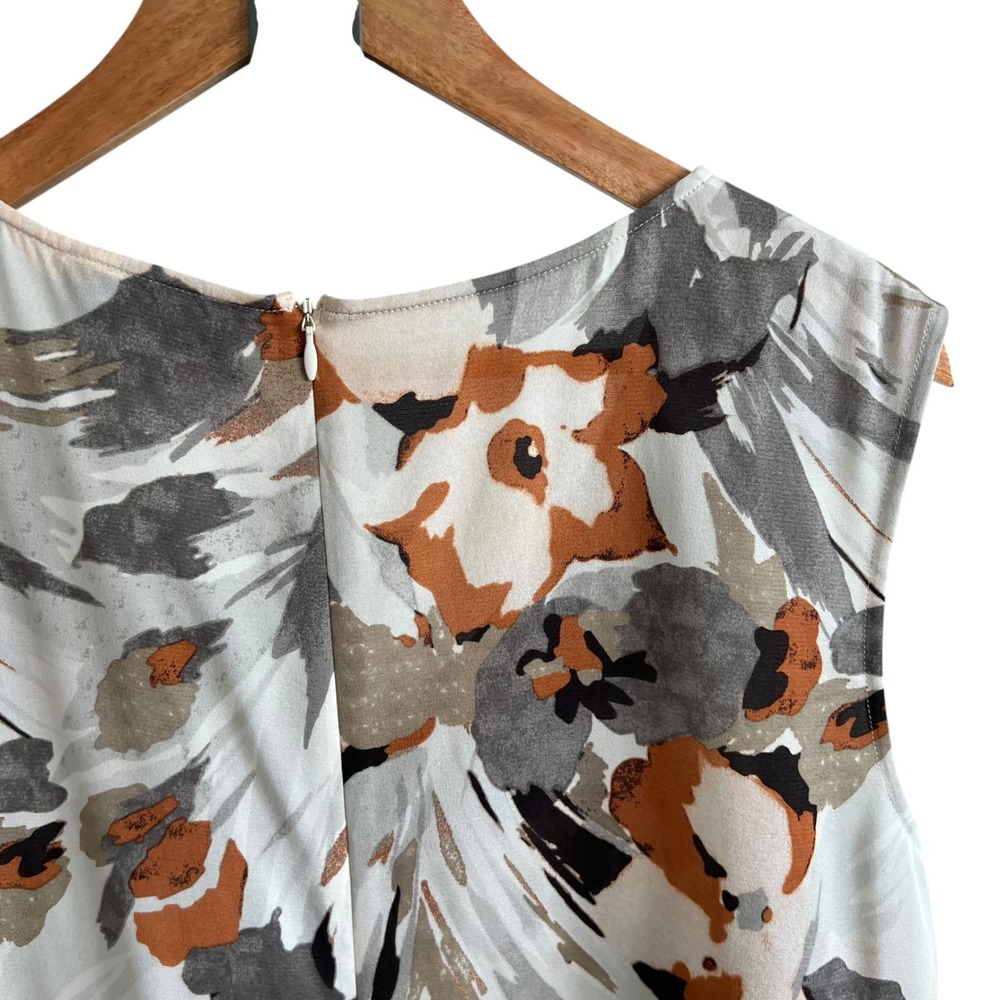 St. John Collection Silk Blend Floral Print Ruffle V Neck Blouse SZ 12 Office - Picture 5 of 10